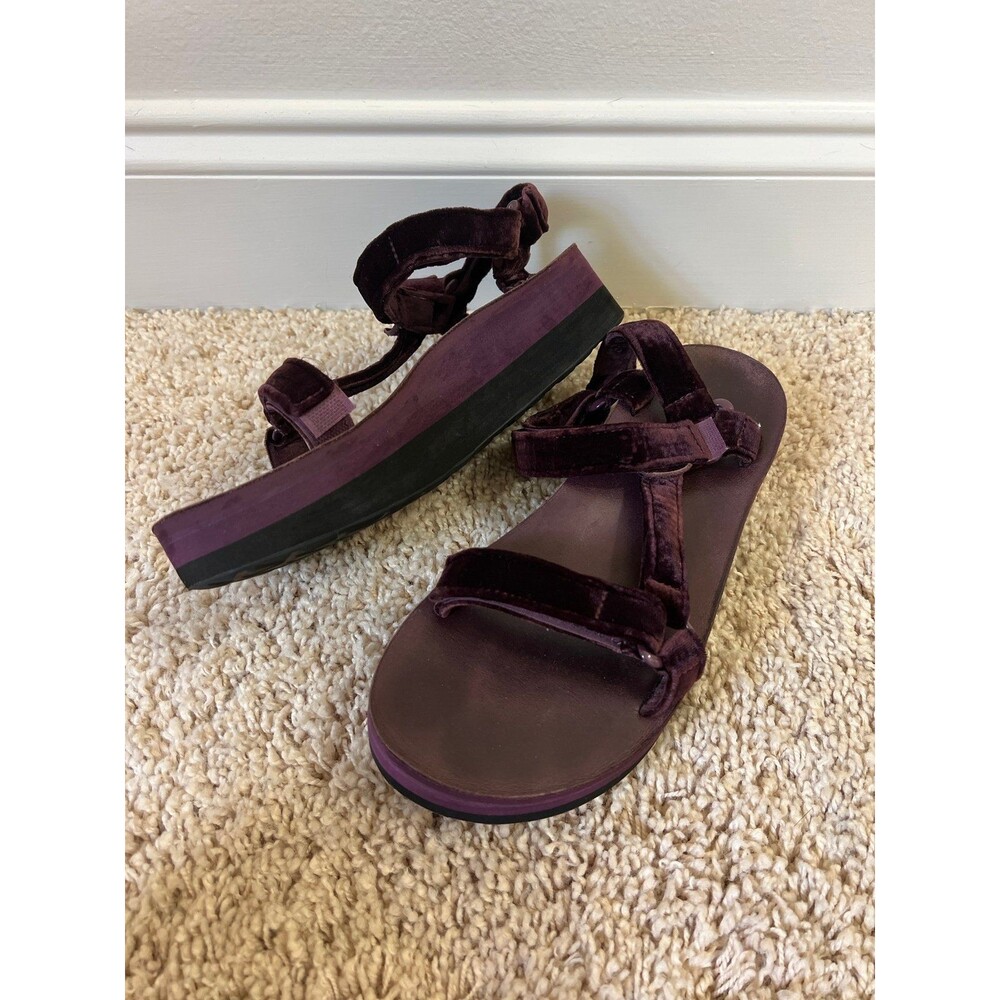 Teva Burgundy Velvet Platform Sandals Size 8 Velcrow Straps